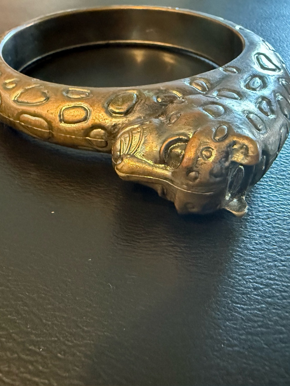 80s Vintage Brass Tone Big Cat Jaguar Bangle